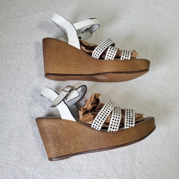 Italian Leather Wedge Sandals - Picture 5 of 11
